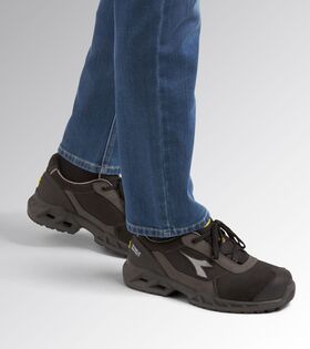 181161-C2680 - SCARPE ANTINFORTUNISTICHE DA LAVORO DIADORA UTILITY MODELLO SHARK STABLE IMPACT LEATHER LOW S3S FO SRC ESD - Calzature